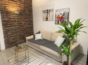 Apartment Alfonzetti-5 min walk to Central Train and Bus Station